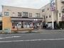 コンビニ　セブンイレブン立川諏訪通り店（コンビニ）まで64m