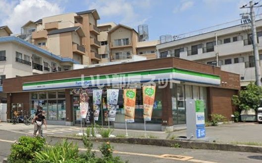 コンビニ　ファミリーマート 高槻塚原一丁目店（コンビニ）まで733m