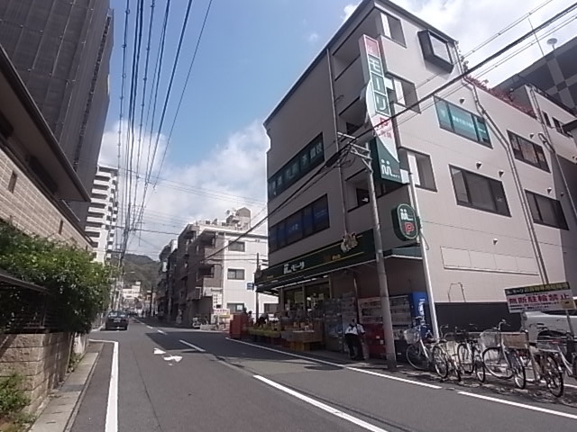 コンビニ　モーリストアー（コンビニ）まで142m
