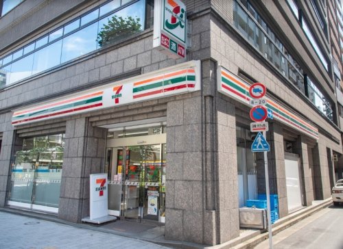 コンビニ　セブンイレブン 馬喰横山駅前店（コンビニ）まで60m