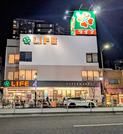 スーパー　ライフ浅草店（スーパー）まで372m