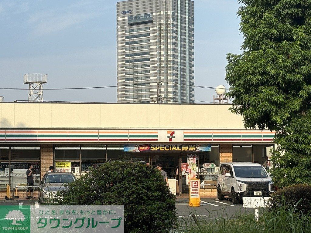 コンビニ　セブン-イレブン 用賀インター店（コンビニ）まで570m