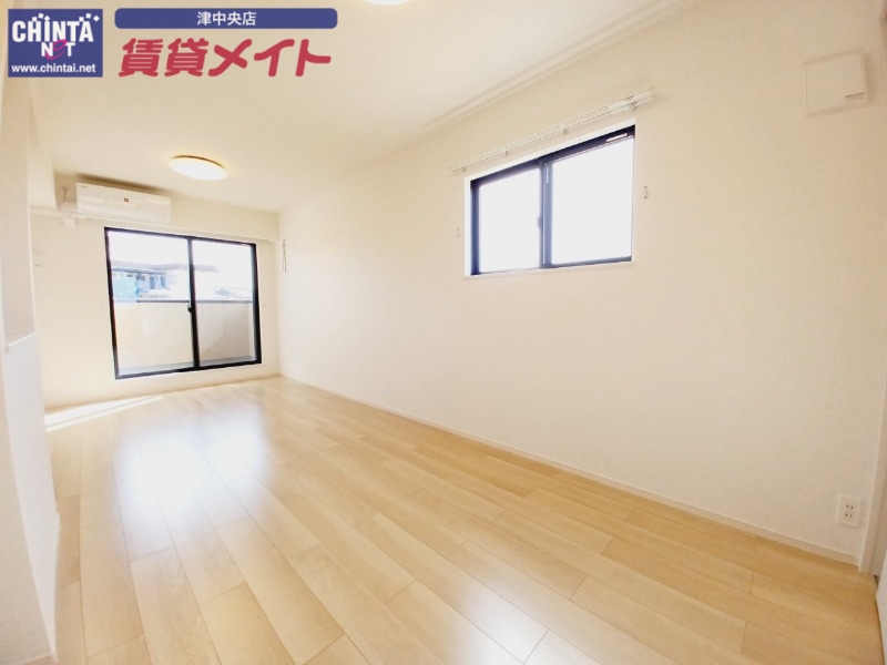 居室・リビング　同型参考写真