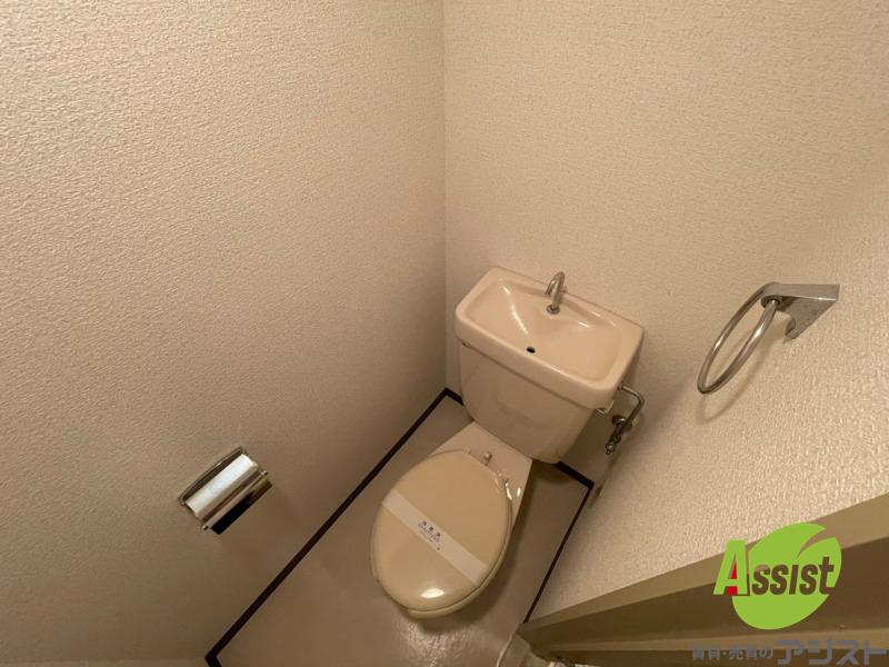 トイレ　こちらはトイレです。清潔感があり、安心して使用できます。