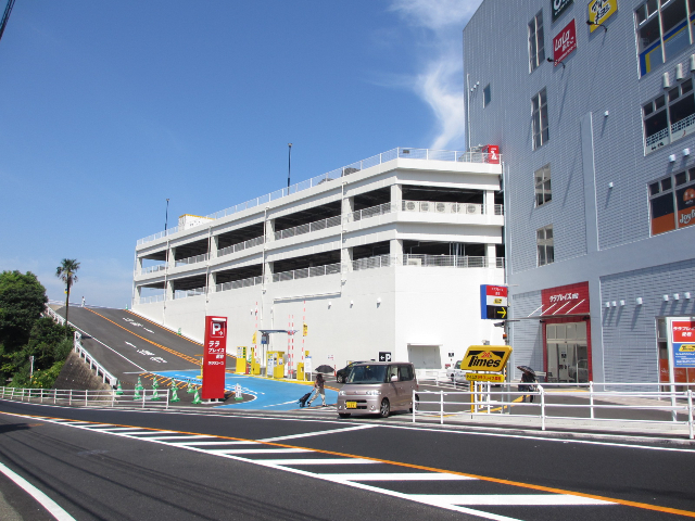 ドラックストア　マツモトキヨシララプレイス愛宕店（ドラッグストア）まで563m