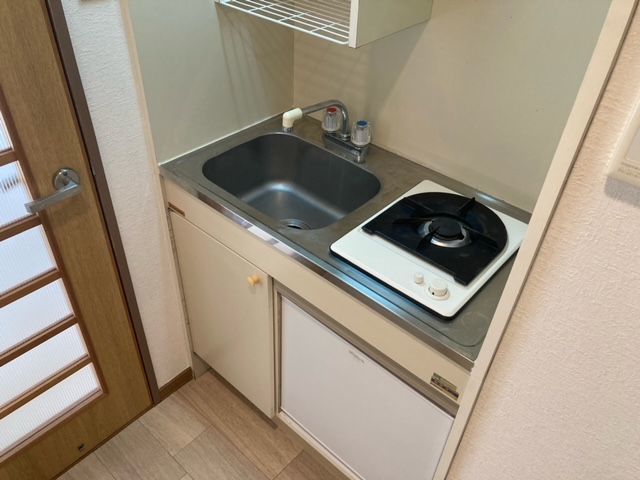 キッチン　参考：同建物同タイプの画像を掲載中。内装工事後、現況優先。