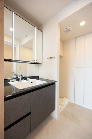 洗面設備　※写真は同タイプ住戸です。