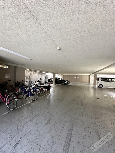 駐車場　広々とした敷地内駐車場を完備♪