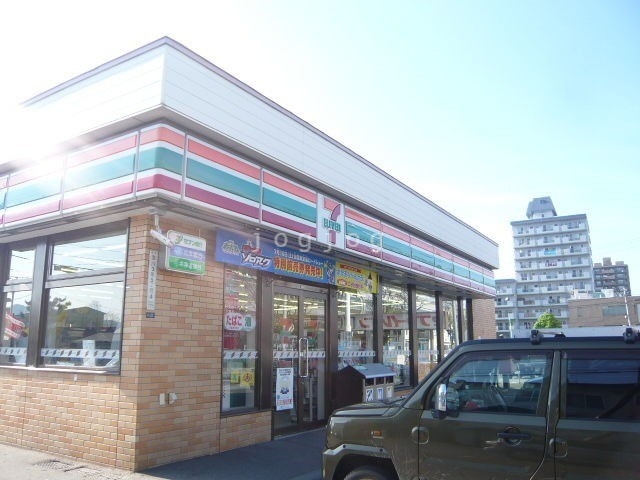 コンビニ　セブンイレブン札幌澄川3条5丁目店（コンビニ）まで334m