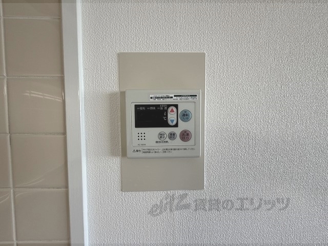 その他設備　給湯器リモコン