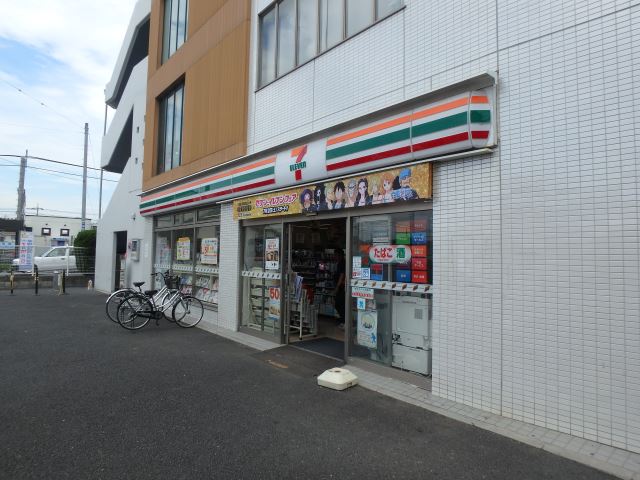 コンビニ　セブンイレブン（コンビニ）まで60m