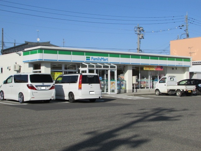 コンビニ　ファミリーマート横越茜ヶ丘店（コンビニ）まで465m