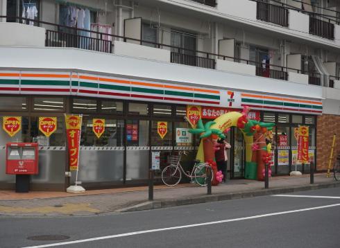 コンビニ　セブンイレブン江古田駅南店（コンビニ）まで60m