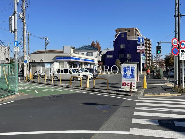 コンビニ　ローソン杉並成田西三丁目店（コンビニ）まで327m