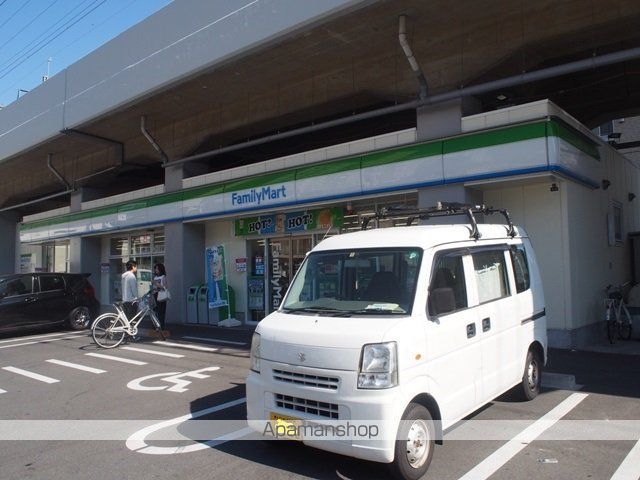 コンビニ　ファミリーマート（コンビニ）まで656m
