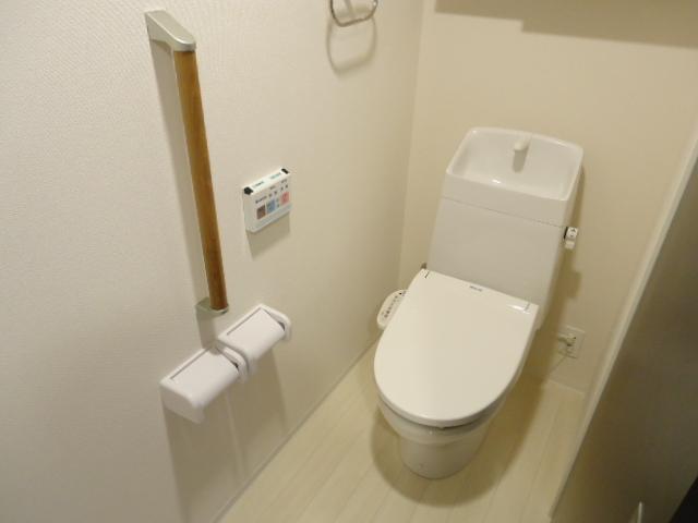 トイレ　シャワー付トイレ