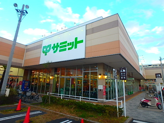 スーパー　サミットストアライフガーデン浦安富岡店（スーパー）まで818m