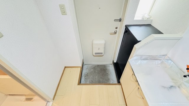 サンラーク三条棟Aの玄関写真