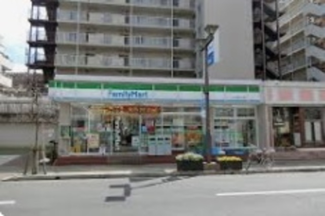 コンビニ　ファミリーマート本八幡駅南口店（コンビニ）まで916m