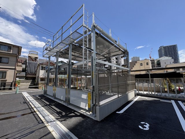 駐車場　駐車場があるので、車を買う予定の方も安心です