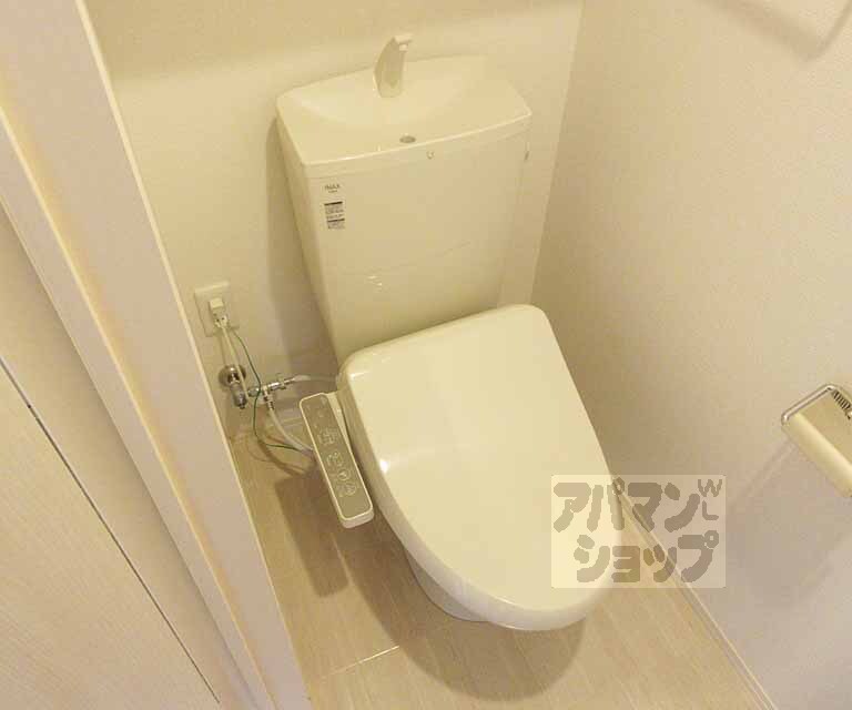 トイレ　ウォシュレット付き！