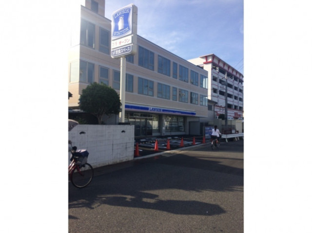 コンビニ　ローソン南海春木駅前店（コンビニ）まで668m