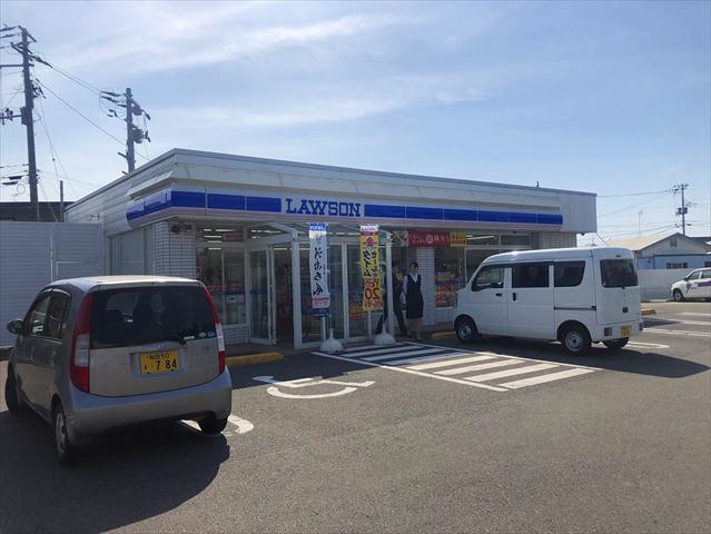 コンビニ　ローソン（コンビニ）まで400m