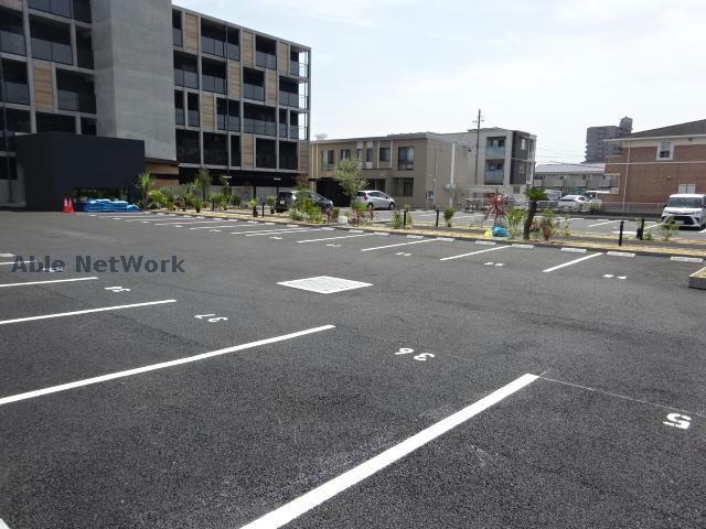 駐車場　駐車場