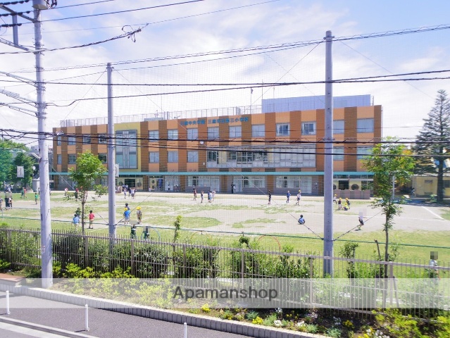 小学校　三鷹市立第三小学校（小学校）まで450m