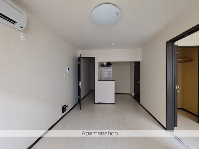 アイ リヴィエールの居間写真