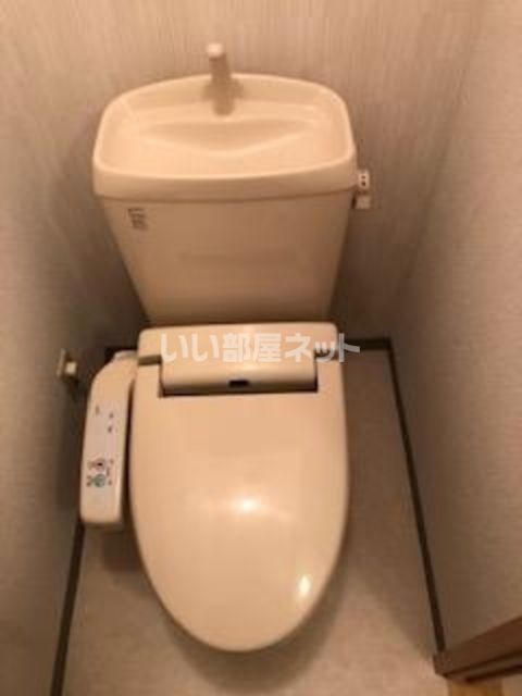 ＪＲ仙山線 国見駅 徒歩32分 3階建 築21年のトイレ写真