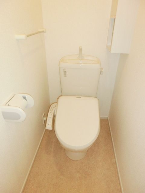 トイレ　ウォシュレットです。意外と要望の多い設備なんですよ。