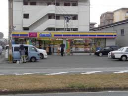 コンビニ　ミニストップ宝町３丁目店（コンビニ）まで492m