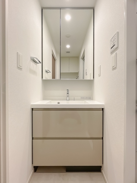 洗面設備　※写真は同タイプ住戸です。