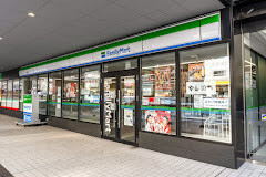 コンビニ　ファミリーマート白石ガーデンプレイス店（コンビニ）まで207m