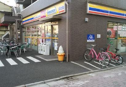 コンビニ　ミニストップ　足立梅島1丁目店（コンビニ）まで290m