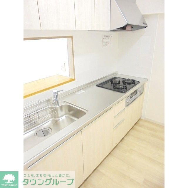 キッチン　システムキッチン・3口コンロ