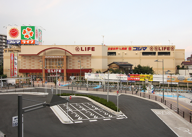 スーパー　ライフ江北駅前店（スーパー）まで670m