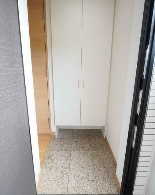 玄関　玄関※同タイプ他号室参考写真使用※
