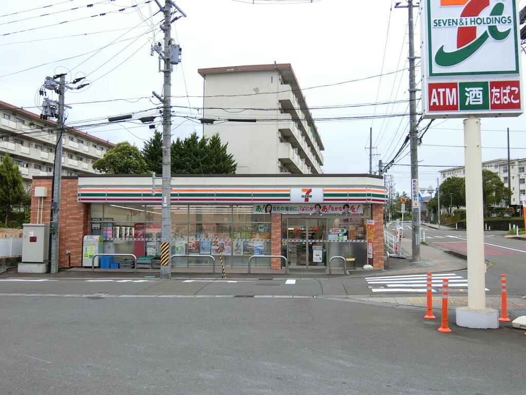 コンビニ　セブンイレブン仙台黒松店（コンビニ）まで332m
