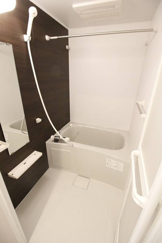 バス・シャワールーム　別の部屋の写真です