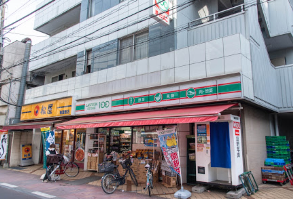 コンビニ　ローソンストア100梅屋敷店（コンビニ）まで221m