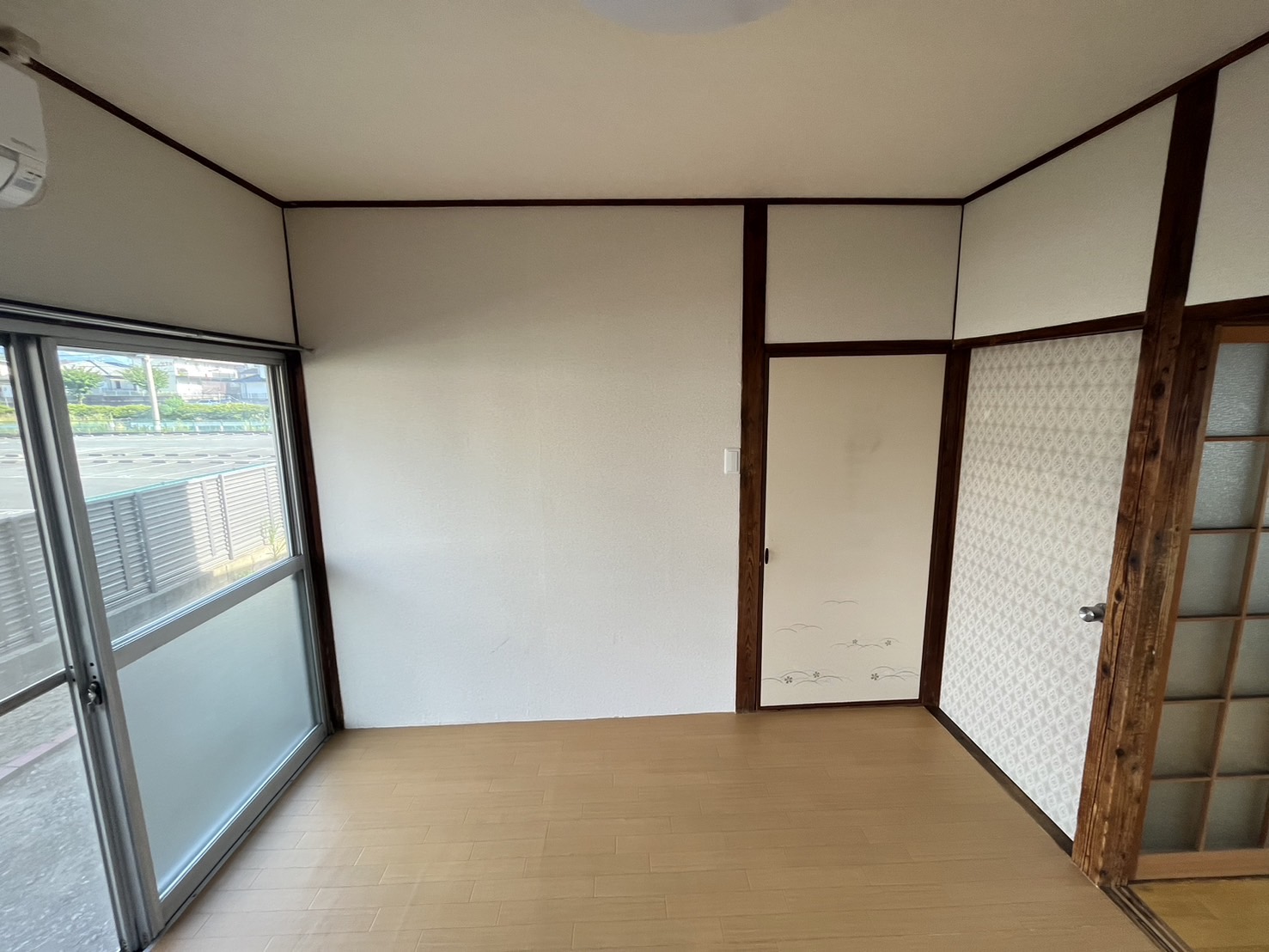 中間市岩瀬 貸家の居間写真