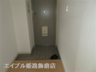 野里寺町中村コーポの玄関写真