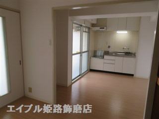 野里寺町中村コーポの居間写真