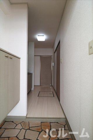 玄関　※別のお部屋の参考写真です