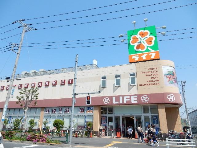 スーパー　ライフ六町駅前店（スーパー）まで750m