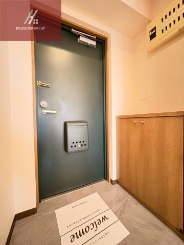 玄関　同施工会社・同型モデルの室内です。（参考写真・イメージ写真）