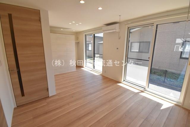ロイヤルハイツ広面Bの居間写真