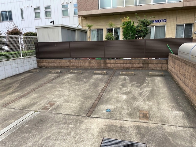 駐車場　駐車場